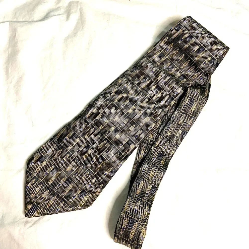 #7358 ROUNDTRE AND YORKE KHAKI GREEN SURFBOARD DESING SILK NECKTIE TIE 4X58 IN